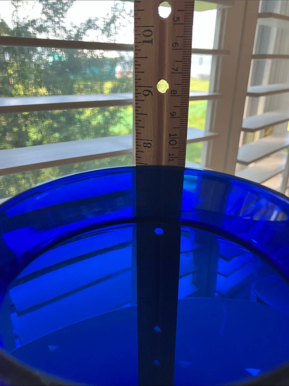 Beautiful Classic Cobalt Blue Glass Decorative Vase , 8” Tall